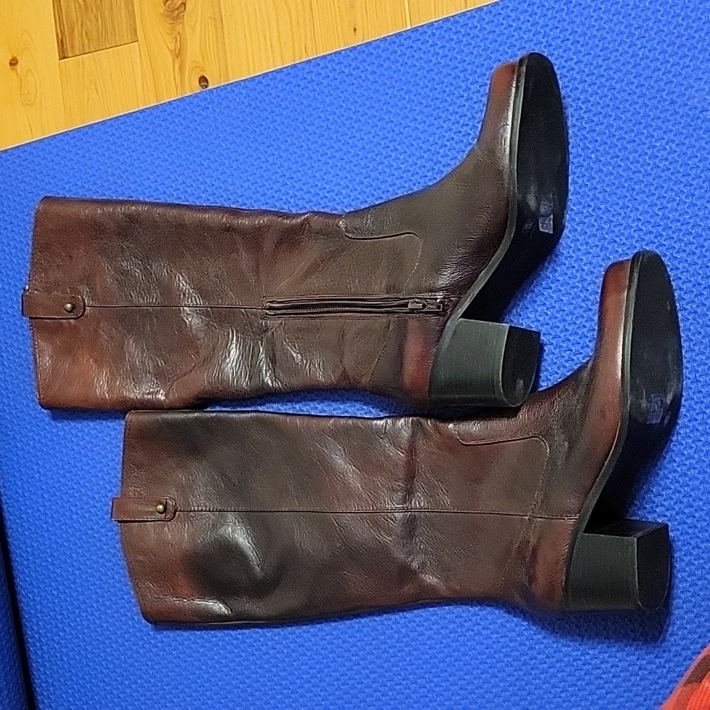 Womens Jessica Simpson brown leather boots size 9B